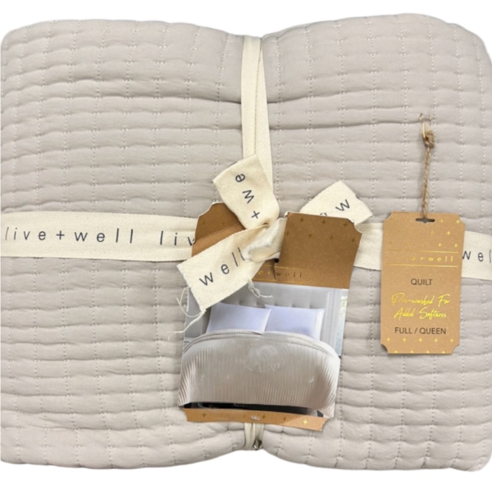 Live Well Stone Tan Full/Queen Quilt 90”x90” NEW with Tags 100% Polyester